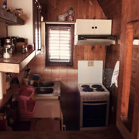 Cabin Una