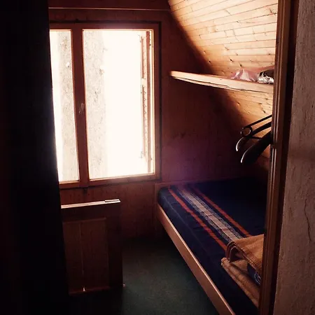 Cabin Una